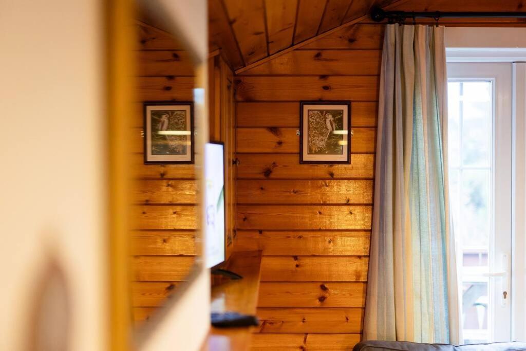 Cozy Norwegian Style Log Cabin In Rural Snowdonia - 2 Bedrooms & Parking By Seren Short Stays Ffestiniog ภายนอก รูปภาพ