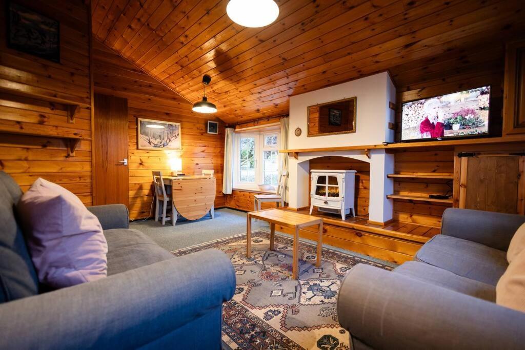 Cozy Norwegian Style Log Cabin In Rural Snowdonia - 2 Bedrooms & Parking By Seren Short Stays Ffestiniog ภายนอก รูปภาพ