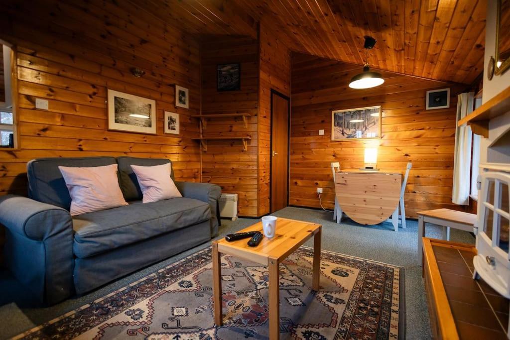 Cozy Norwegian Style Log Cabin In Rural Snowdonia - 2 Bedrooms & Parking By Seren Short Stays Ffestiniog ภายนอก รูปภาพ