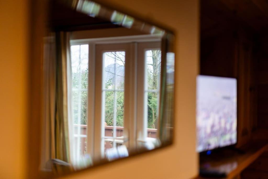 Cozy Norwegian Style Log Cabin In Rural Snowdonia - 2 Bedrooms & Parking By Seren Short Stays Ffestiniog ภายนอก รูปภาพ