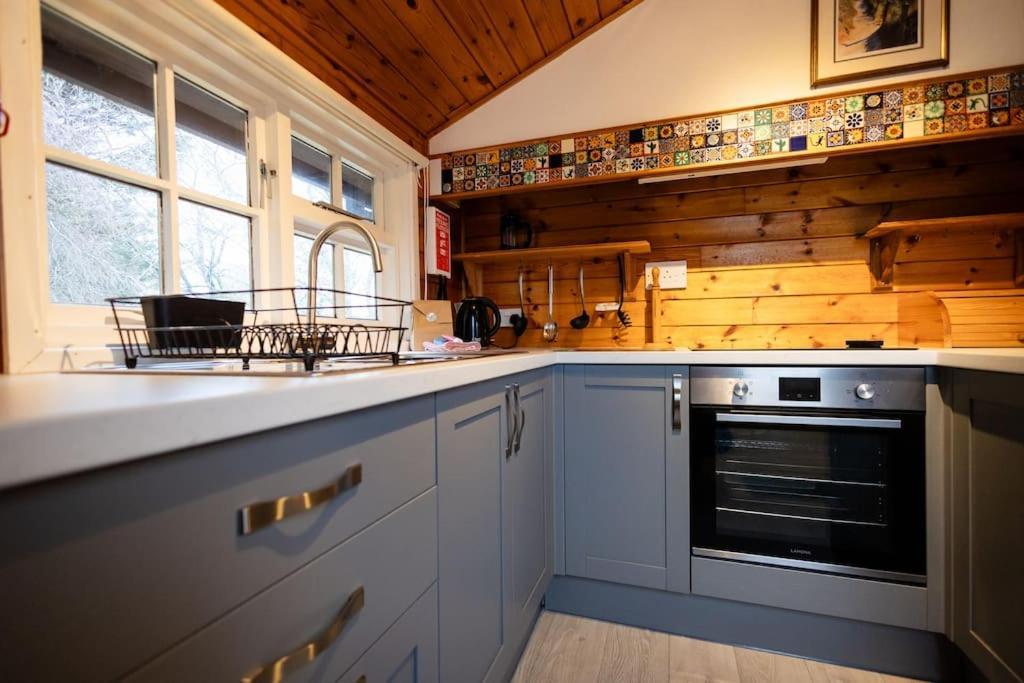 Cozy Norwegian Style Log Cabin In Rural Snowdonia - 2 Bedrooms & Parking By Seren Short Stays Ffestiniog ภายนอก รูปภาพ