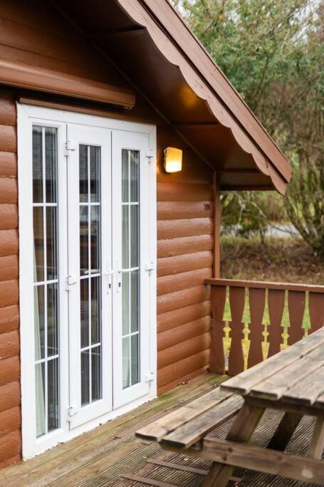 Cozy Norwegian Style Log Cabin In Rural Snowdonia - 2 Bedrooms & Parking By Seren Short Stays Ffestiniog ภายนอก รูปภาพ