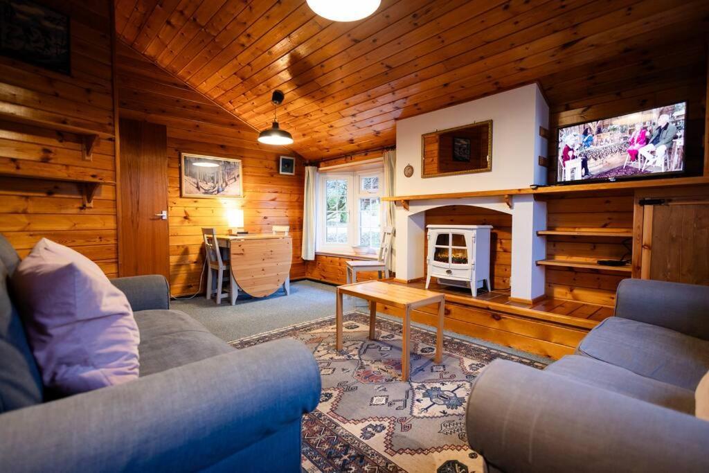 Cozy Norwegian Style Log Cabin In Rural Snowdonia - 2 Bedrooms & Parking By Seren Short Stays Ffestiniog ภายนอก รูปภาพ