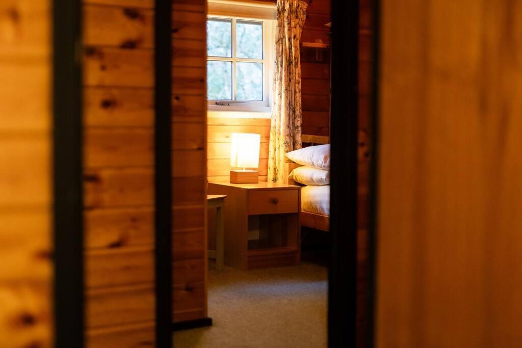 Cozy Norwegian Style Log Cabin In Rural Snowdonia - 2 Bedrooms & Parking By Seren Short Stays Ffestiniog ภายนอก รูปภาพ
