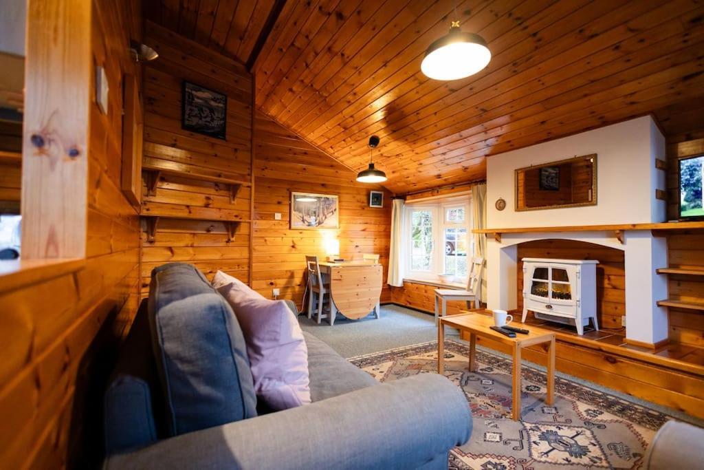 Cozy Norwegian Style Log Cabin In Rural Snowdonia - 2 Bedrooms & Parking By Seren Short Stays Ffestiniog ภายนอก รูปภาพ